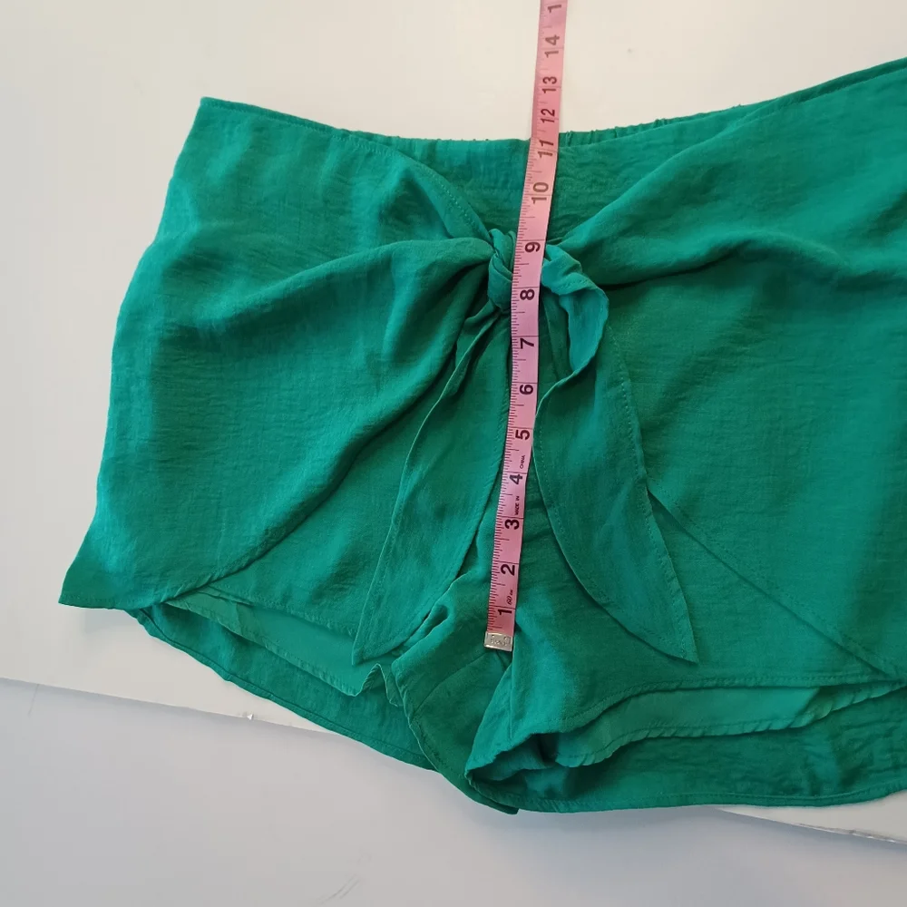 Jack by Bb Dakota Pull-on Tie Front Shorts Kelly Green Women's Sz Lg